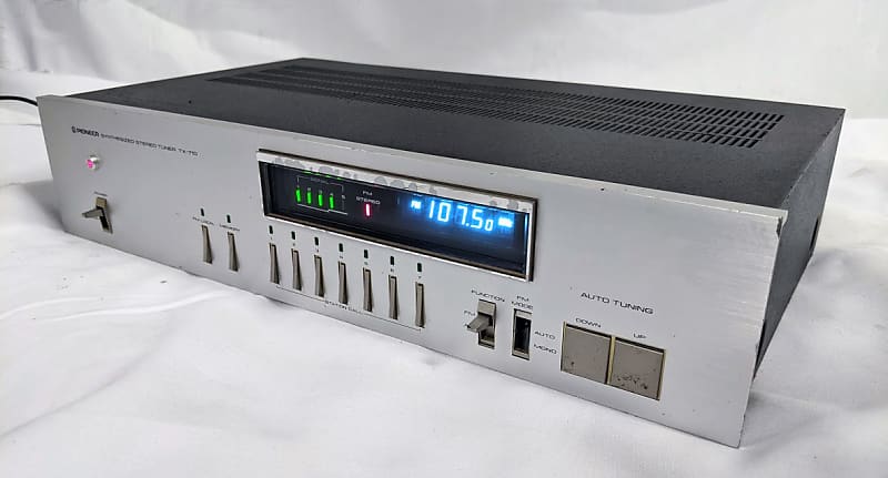 Vintage Pioneer TX-710 Synthesized Stereo FM Tuner (1980