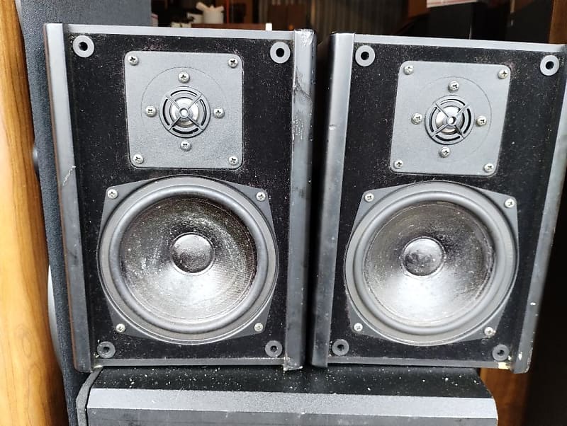 MB Quart 220 bookshelf speakers in good condition - 2000&#039;s  			