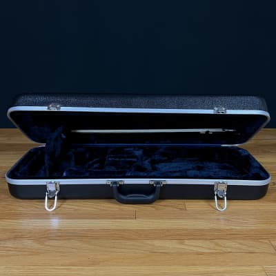 Eastman CA450 4/4 Violin Case with BL10 Bow image 4