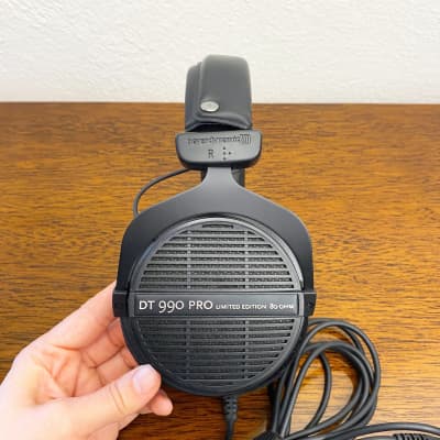 Amazon.com: beyerdynamic DT 990 PRO Over-Ear Studio Monitor