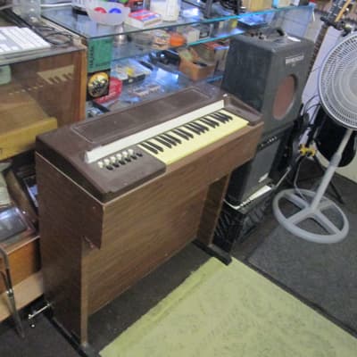 MAGNUS vintage Air Organ model 850p. Rough cosmetic for sale