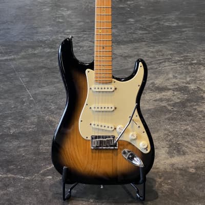 Fender USA American Deluxe Ash Stratocaster SCN Butterscotch