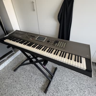 Roland Fantom S 88 key station  with all the accessories.