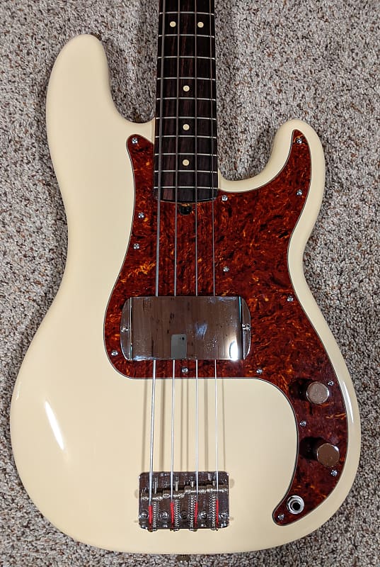 Wilkins P Bass 2012 Olympic White Ancient Wood Reverb