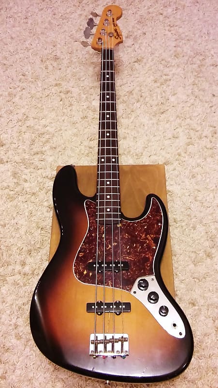 JVシリアル Squier Fender JV-Series Jazz Bass 1982 Squier/Fender JV 62 Jazz Bass, Sunburst – Andy Baxter