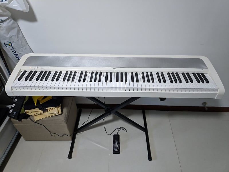 Korg B1 White Pianoforte Elettrico con Tasti Pesati e Altoparlanti image 1