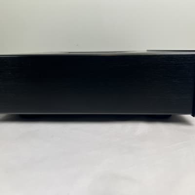 Cambridge Audio Azur 851a Integrated Amplifier 2012 - Black image 4