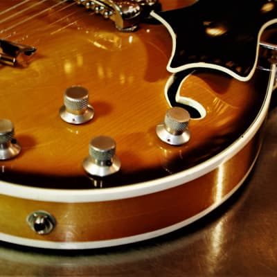 Vox Challenger 1964 Sunburst. RARE. Only made for two years. Beautiful. Collectible.  Crucianelli image 13