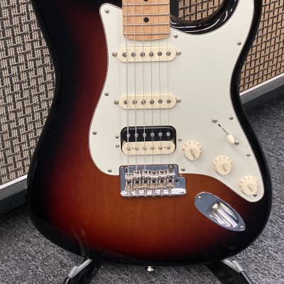 Fender American Professional Stratocaster HSS Shawbucker with Maple Fretboard 2017 - 2019 - 3-Color Sunburst