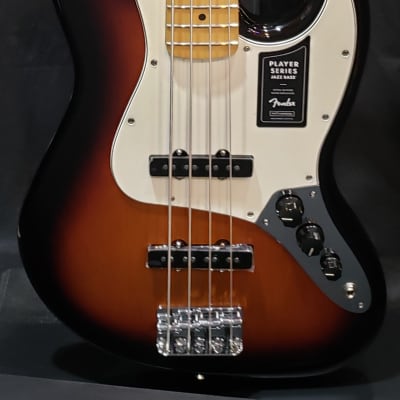 Fender Player Jazz Bass with Maple Fretboard 2022 3-Tone Sunburst image 2