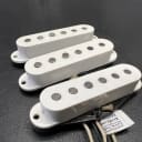 Lindy Fralin Strat Blues Special Pickup Set  White Covers w/ Baseplate. Great shape!