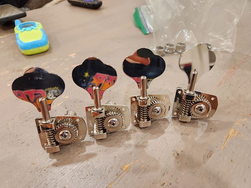 Hipshot HB7 Tuning Machines (Right) Nickel Reverb