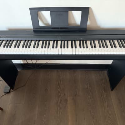 Yamaha P-45B Digital Piano + Yamaha L85 Stand – Excellent Condition – £250