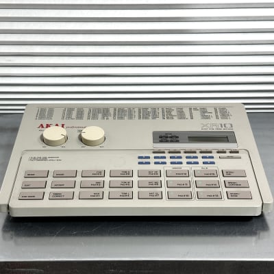 Akai XR-10