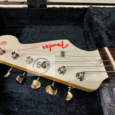 Fender Made in Japan Limited Hello Kitty Stratocaster 2024