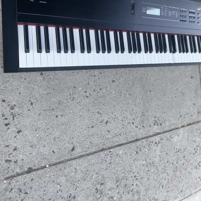 Yamaha S08 88 Key Synthesizer image 2
