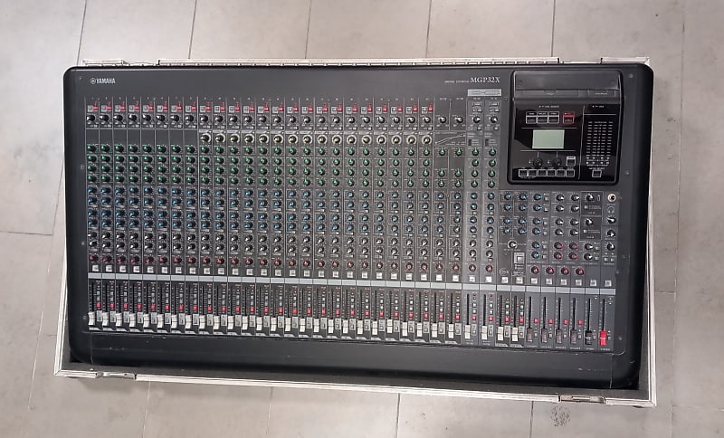 YAMAHA MGP32X Mixer 32 Canali con Case Rigido image 1