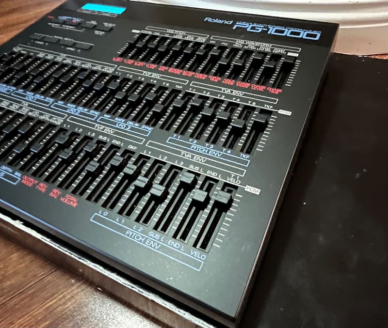 Roland PG-1000 Linear Synthesizer Programmer | Reverb