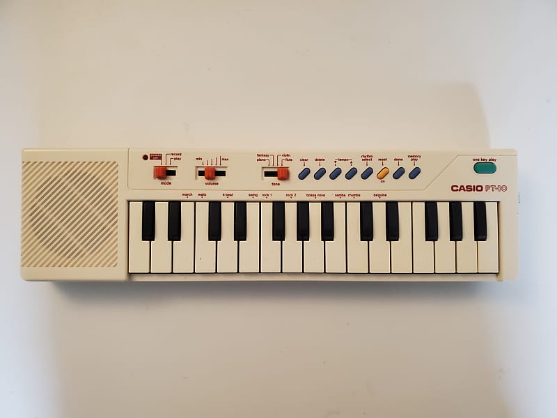 Casio PT-10☆ミニシンセサイザー☆ホワイト&レッド2点セット☆ Casio PT-10 29-Key Mini Synthesizer with original box