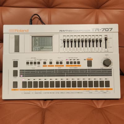 Roland TR-707 Drum Machine HKA V2 Expansion modded - TR 808 909 727 Linn LM-1 DMX rhythm composer 1985 - White