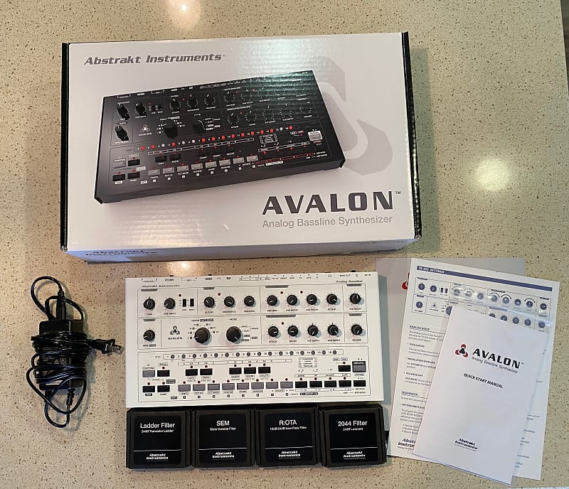 Abstrakt Instruments Avalon Bassline 2016 White Reverb