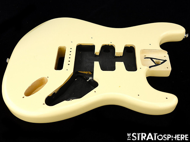 Vintage modified deals 70s stratocaster