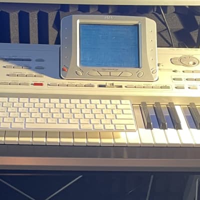 Korg Pa2X Pro 88-Key Professional Arranger Keyboard 2000s - White