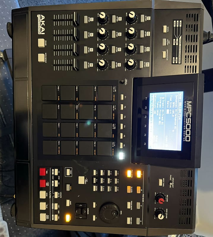 Akai MPC5000 Music Production Center | Reverb