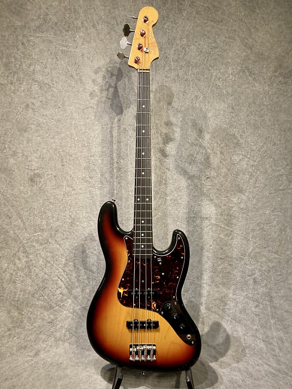 Fernandes RJB-75-60 , The Revival Jazz Bass 1982 - Sunburst