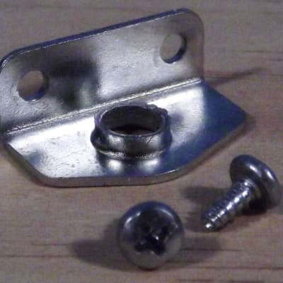 M-Audio Venom parts - Mod wheel bracket