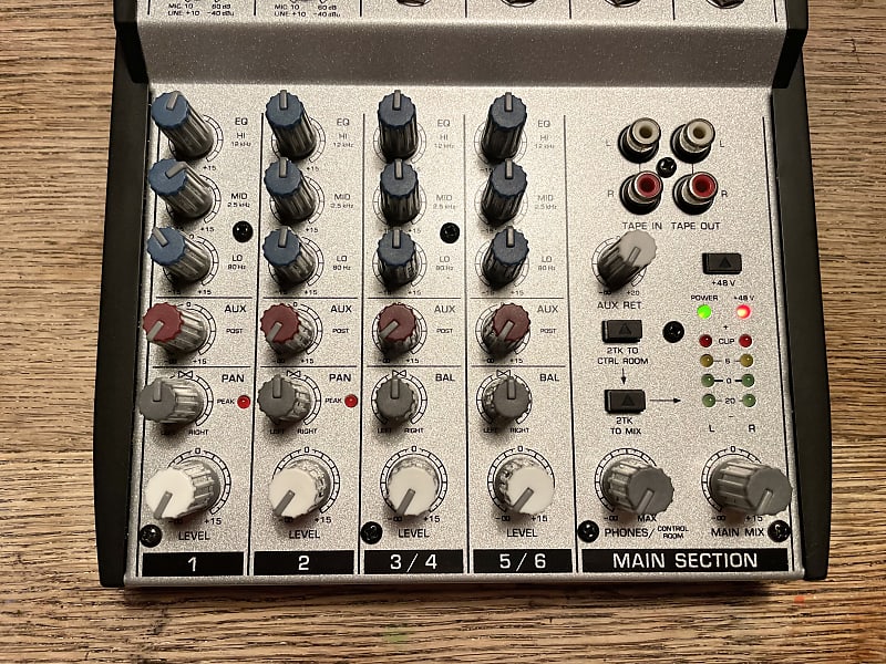 ベリンガー MX 602A Behringer Eurorack MX 602A Ultra-low Noise Design Mixer
