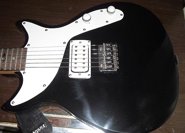 First Act BB391 OVERLOAD guitar