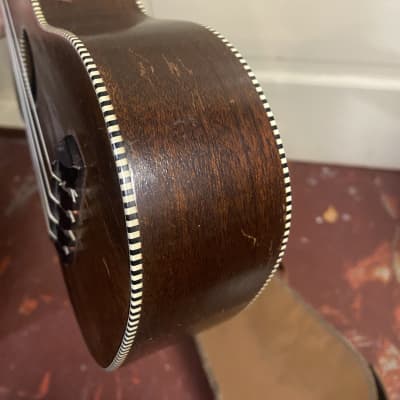 Regal ukulele 1940 good condition mahogany with original case image 10