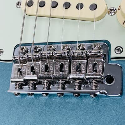Fender '60s Vintera Stratocaster, MIM 2019 - Ice Blue Metallic image 9