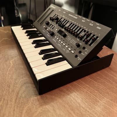 Roland SH-01A Boutique Series Synthesizer Module with K-25m