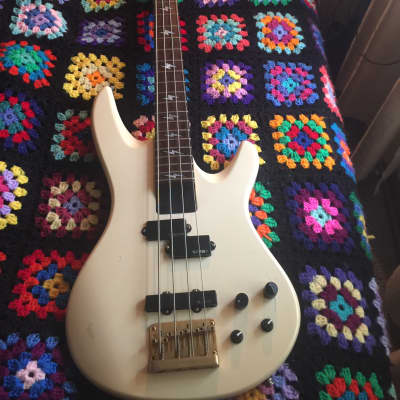 Samick Bass 80's-90's Old white | Reverb