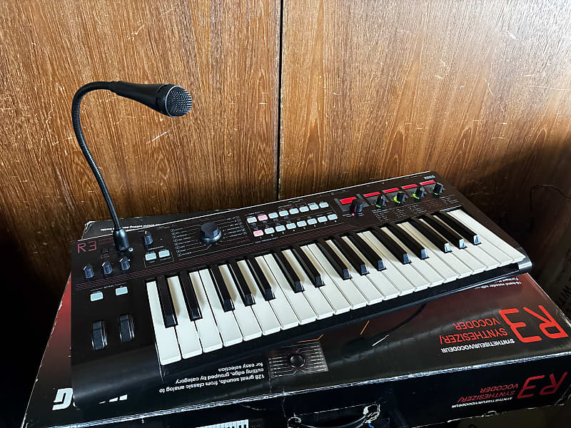 KORG R3 シンセサイザー ボコーダー Korg R3 SYNTHESIZER/VOCODER w