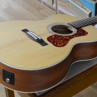 Guild Westerly OM-240E Orchestral Model Natural Electro Acoustic Guitar image 3