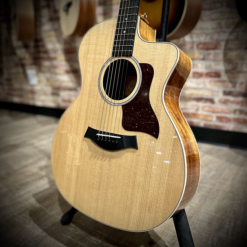 Taylor 214ce DLX with ES2 Electronics | Reverb Canada