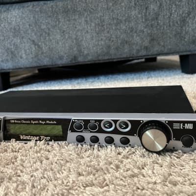 E-MU Systems Vintage Pro Rackmount 128-Voice Classic Synth / Keys Module 1999 - 2000 - Silver / Black