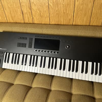 Native Instruments Komplete Kontrol S61 Mk2 VAPOR GRAY | Reverb