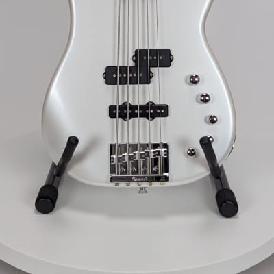 Charvel Pro-Mod San Dimas Bass PJ V 2025 - Platinum Pearl image 4