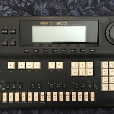 Yamaha QY300 1994 MIDI Sequencer+ Synth + Floppy Disk- Working perfect!