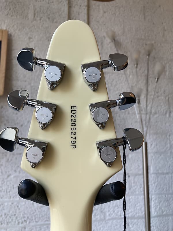 Edwards E-FV-120D Flying V 2022 - Vintage White | Reverb Edwards E-FV-120D Flying V 2022 - Vintage White | Reverb