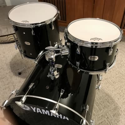 Yamaha Absolute Hybrid Maple 3 Pce Drum Pack Solid Black image 7