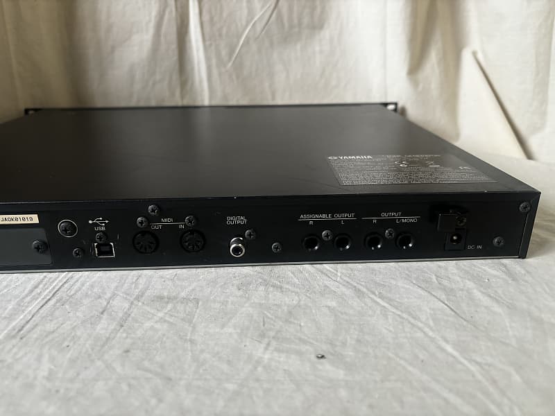 Yamaha MOTIF RACK XS Tone Generator Module w/ 100-240V power supply