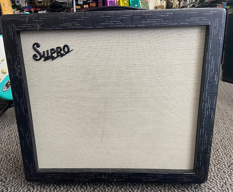 Supro Model 1932R Royale 50-Watt 1x12" Guitar Combo Amplifier - B stock image 1