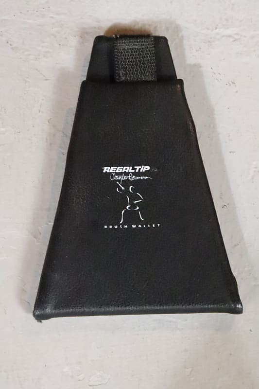 Regal Tip Brush Wallet image 1
