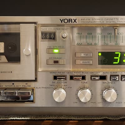 Vintage 1980’s Sanyo 8500 Radio Cassette Player/Recorder store