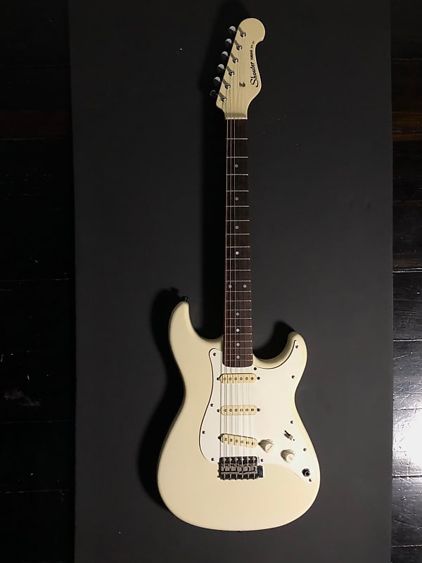 Yamaha Shouter SH-01 strat white with matching headstock